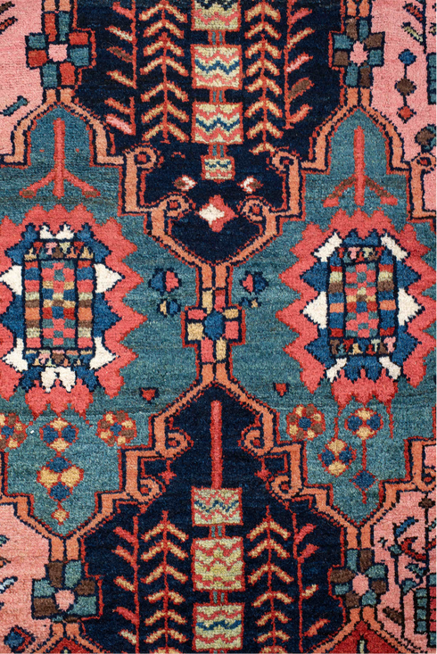Antique Baktiary Area Rug (6' x 10')